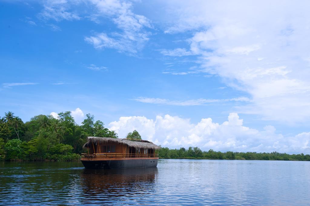 Отель Yathra Houseboat Бентота Экстерьер фото