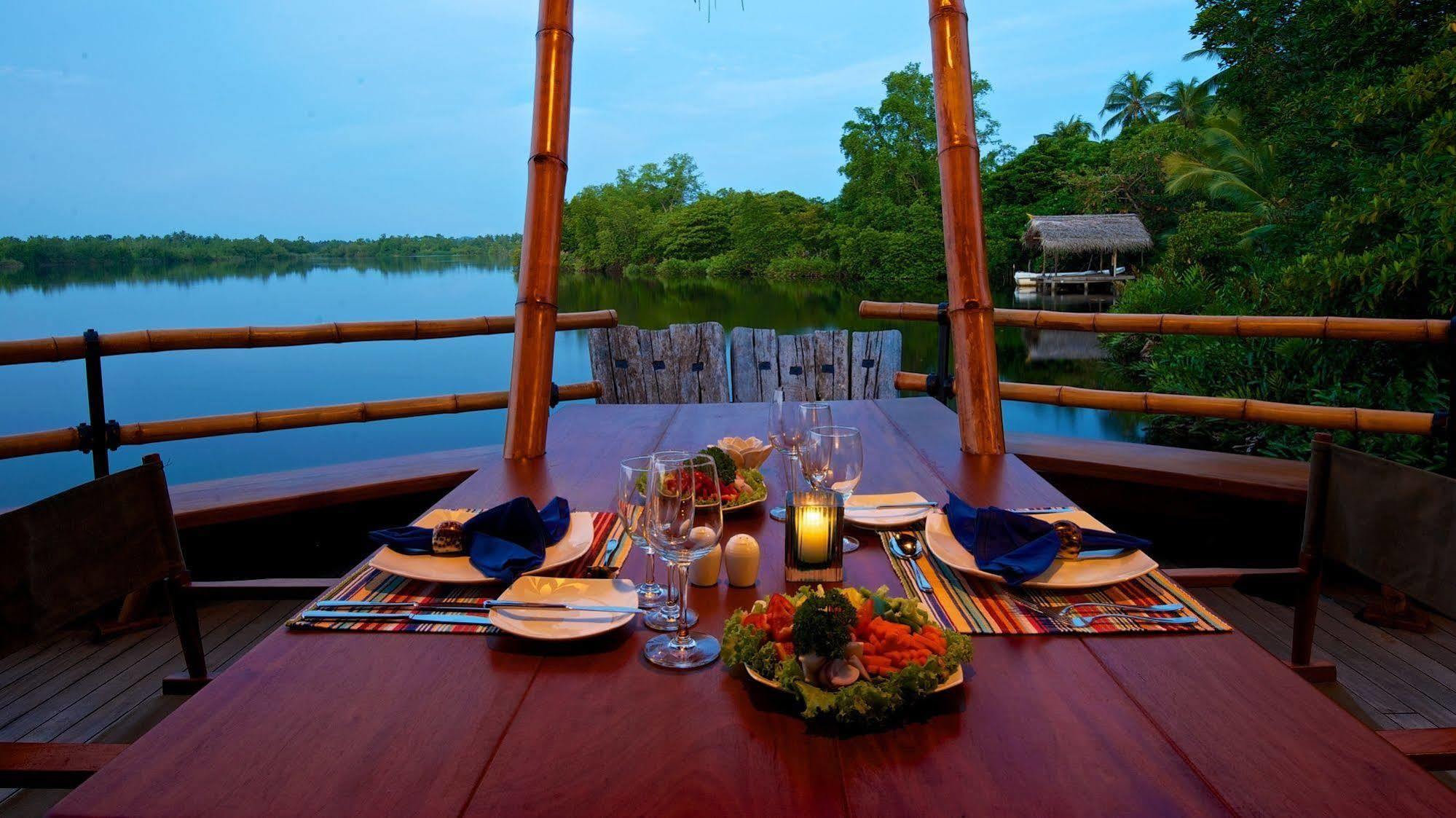 Отель Yathra Houseboat Бентота Экстерьер фото